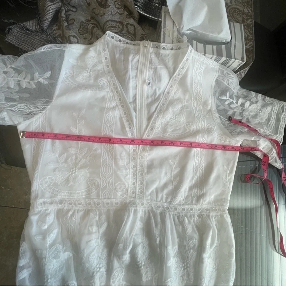 Elegant White Lace Maxi Dress - Picture 3 of 5